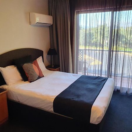 Alpha Hotel Канберра Экстерьер фото