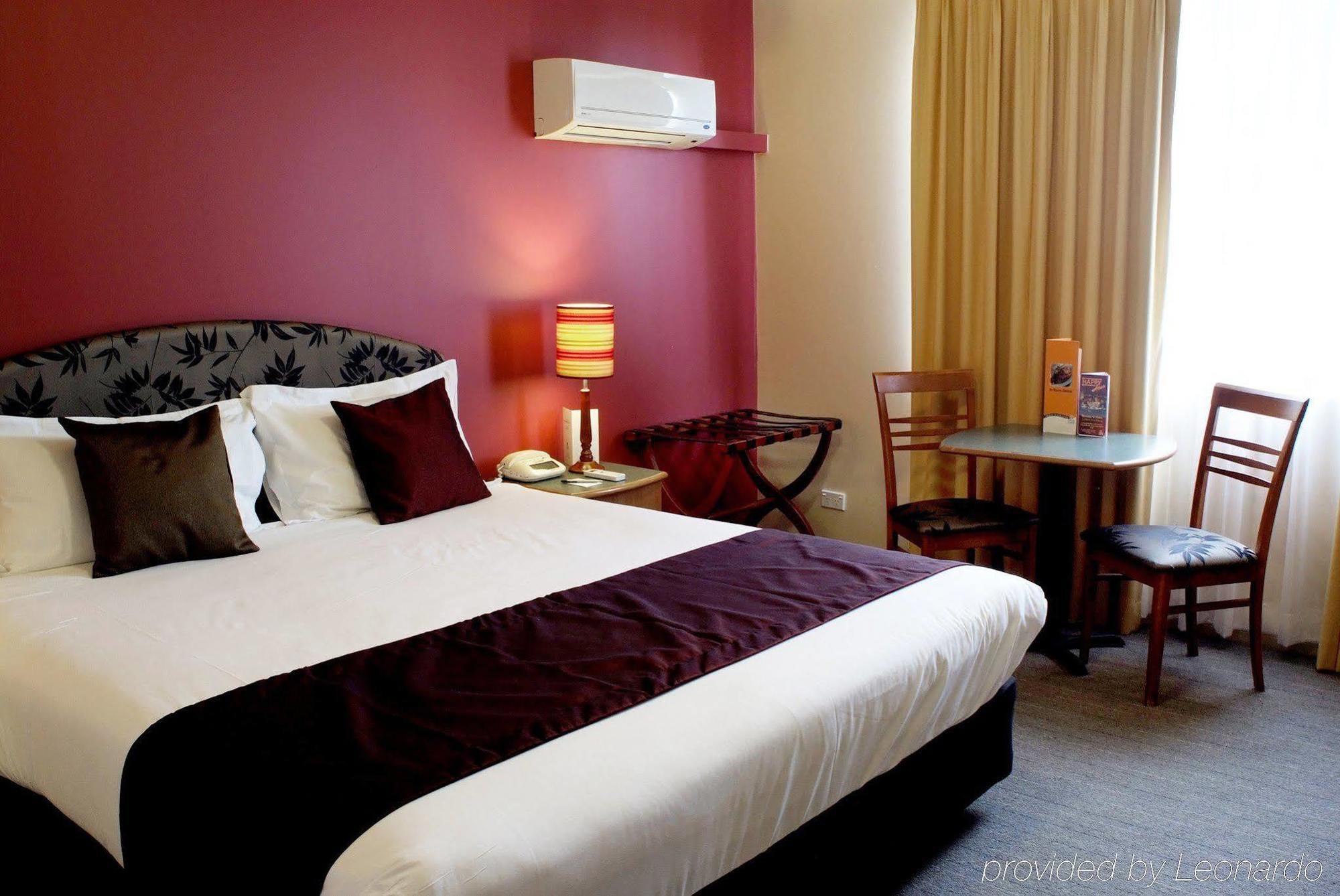 Alpha Hotel Канберра Экстерьер фото