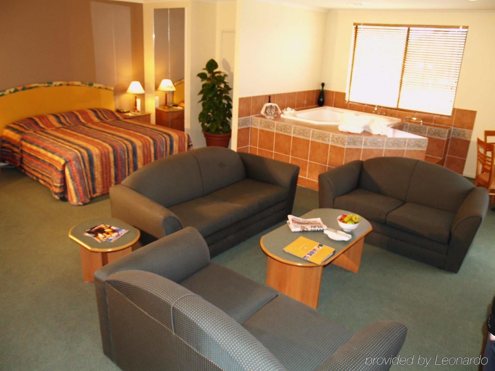 Alpha Hotel Канберра Номер фото